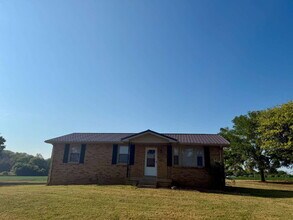 4255 Roy Cole Rd in Springfield, TN - Building Photo - Building Photo