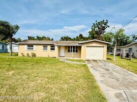 2245 Dolphin Rd in Titusville, FL - Building Photo