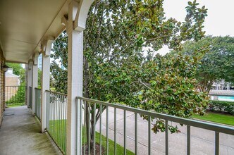 1641 W Sam Houston Pkwy S in Houston, TX - Building Photo - Building Photo