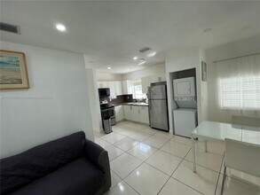 1758 NE 174th St in North Miami Beach, FL - Building Photo - Building Photo