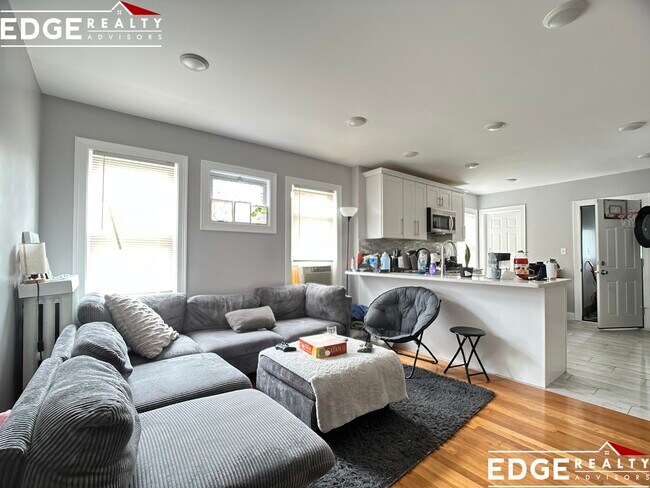 51 Elmira St, Unit 2 in Boston, MA - Building Photo - Building Photo