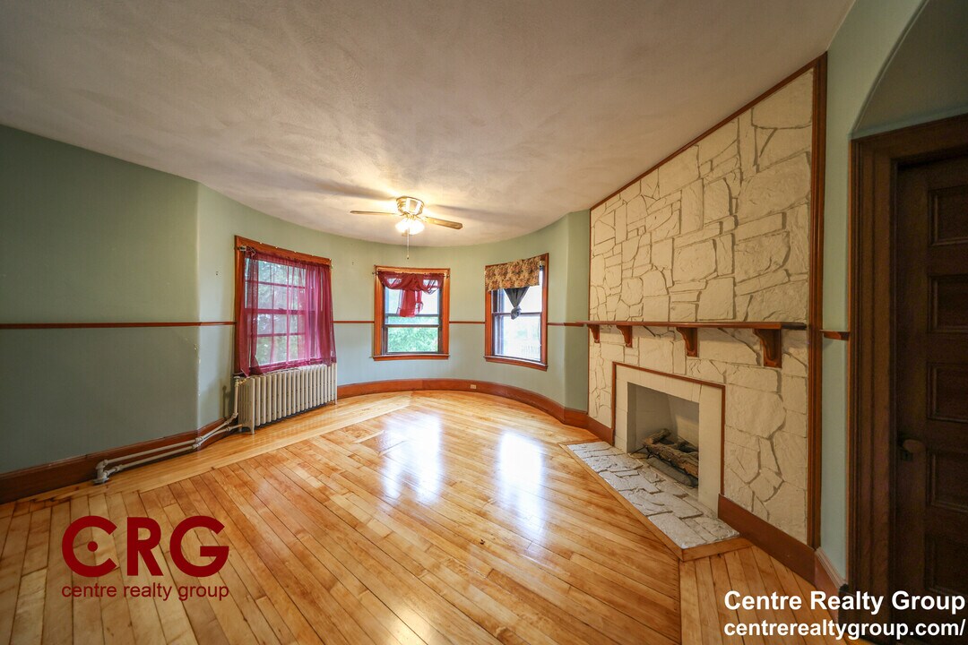 22 Grand View Ave, Unit 2 in Somerville, MA - Building Photo