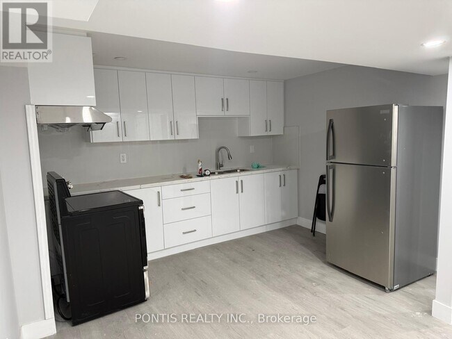 55 Wildberry Crescent in Brampton, ON - Building Photo - Building Photo