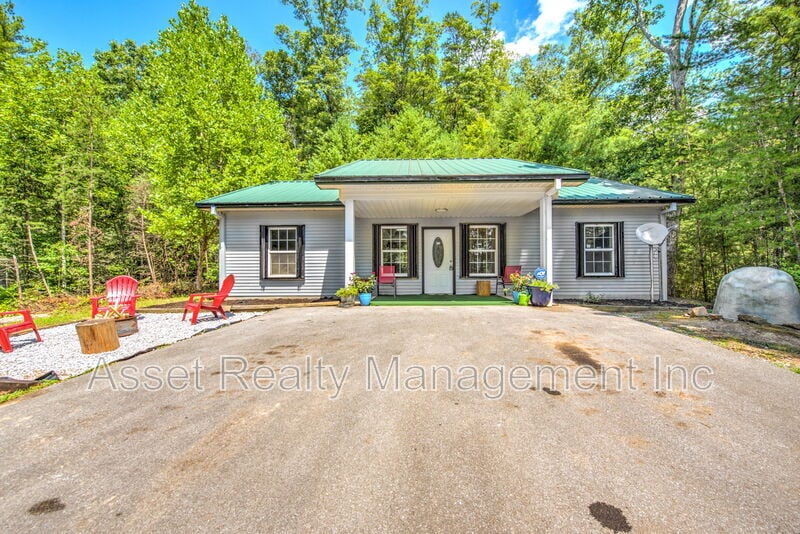 1320 Old Hag Holw Wy in Sevierville, TN - Building Photo