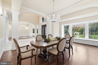 8735 Brook Rd in McLean, VA - Building Photo - Building Photo