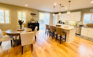 21827 Taylor Ct in Santa Clarita, CA - Building Photo - Building Photo
