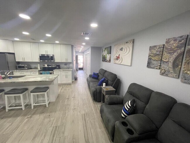 4629 Vilabella Dr in Sebring, FL - Building Photo - Building Photo