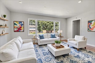 Room in House on Thornwood Rd in Charlotte, NC - Building Photo