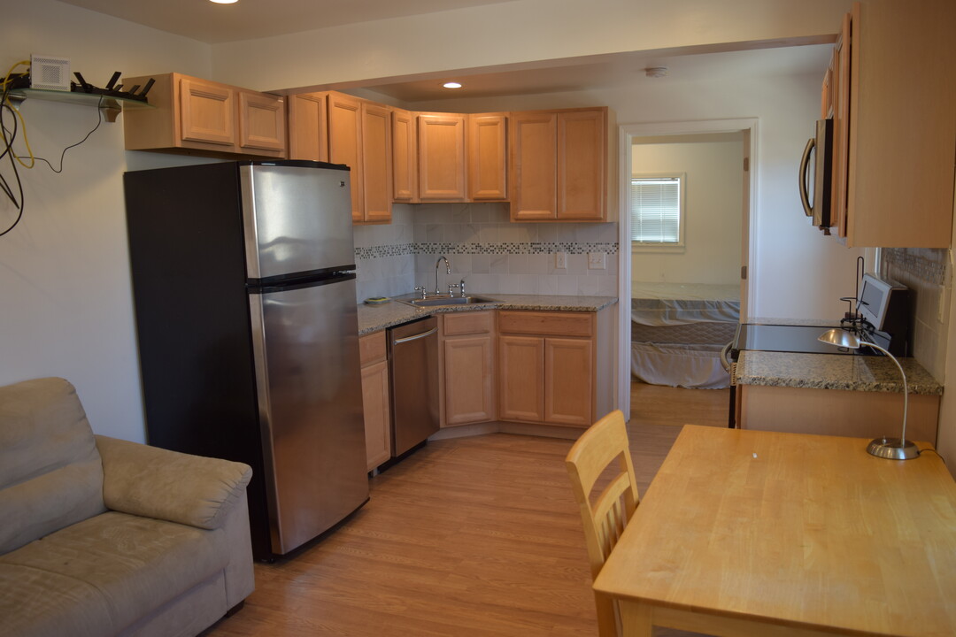 109 Cook Street, Unit Apt 4 in Ithaca, NY - Building Photo