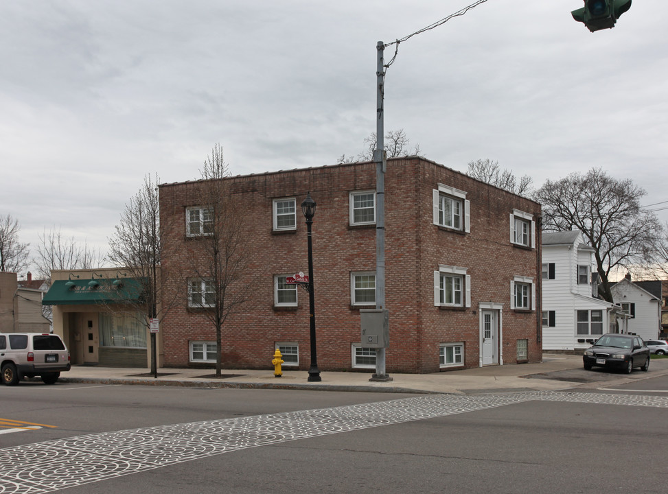 300 Garfield St in East Rochester, NY - Foto de edificio