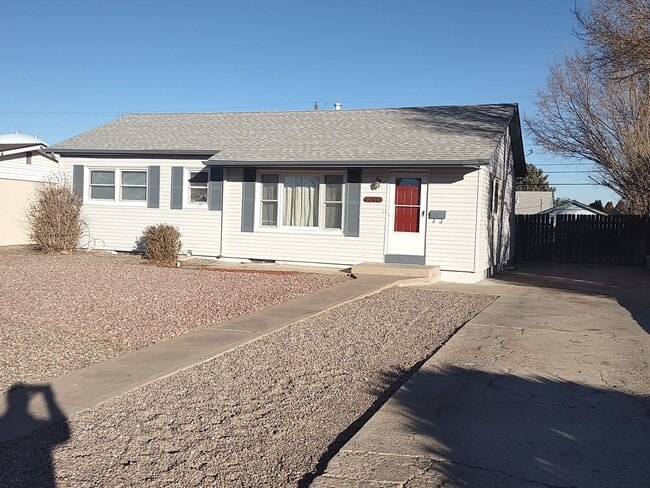 property at 2016 Hollywood Dr