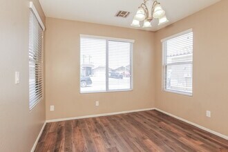 6537 W Hilton Ave in Phoenix, AZ - Building Photo - Building Photo