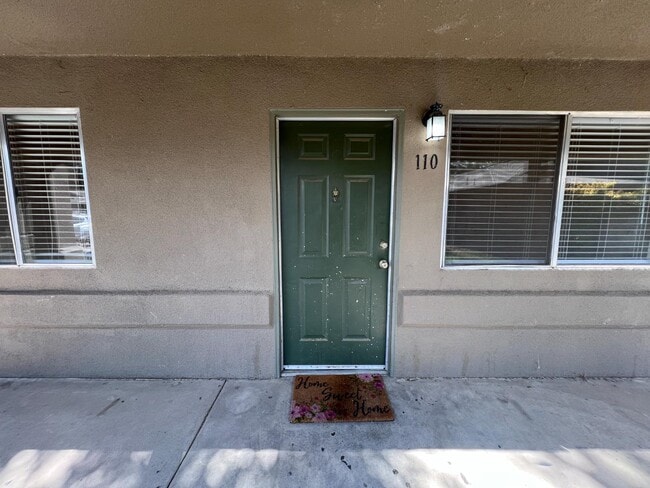 property at 1262 N Marks Ave