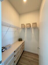 91 NW 26th St, Unit B11 in Miami, FL - Foto de edificio - Building Photo