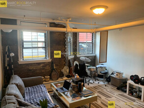 1124 Commonwealth Ave in Boston, MA - Building Photo - Building Photo