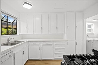 331 N Olive St in Orange, CA - Building Photo - Building Photo