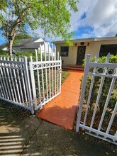 1030 NW 48th St in Miami, FL - Building Photo - Building Photo