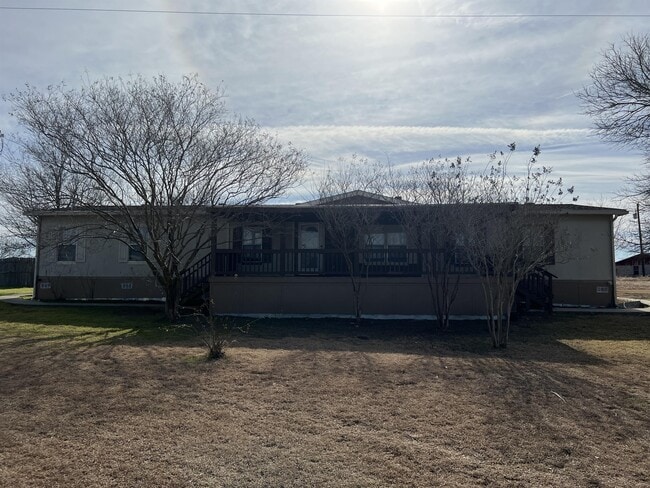 99 Roots Rd in Martindale, TX - Building Photo - Building Photo