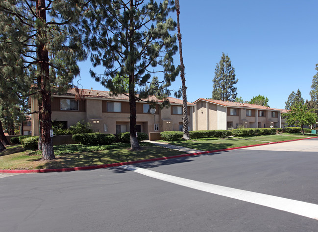 Covina Manor in Covina, CA - Building Photo - Building Photo