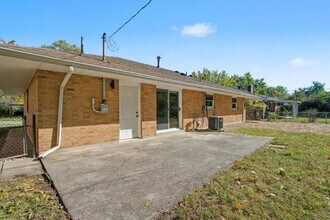 83 Brookhaven Dr in Trotwood, OH - Foto de edificio - Building Photo