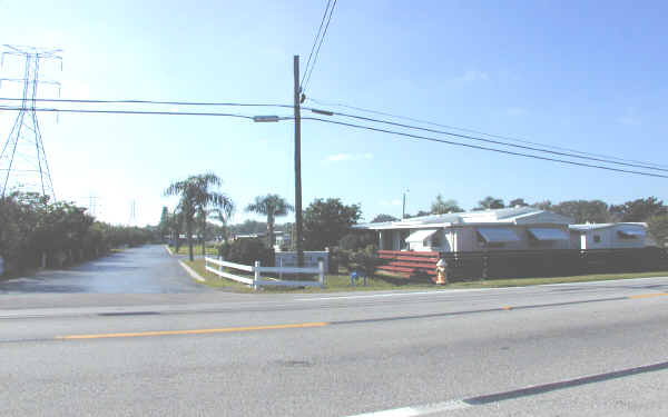 Coach Mobile Home Park in Clearwater, FL - Building Photo