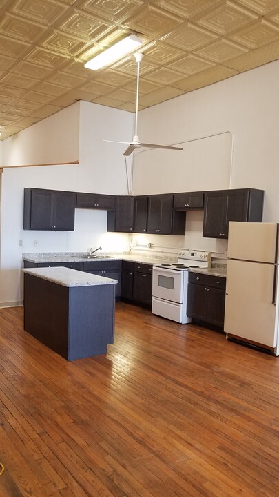 605 Lincolnway, Unit Studio in La Porte, IN - Building Photo