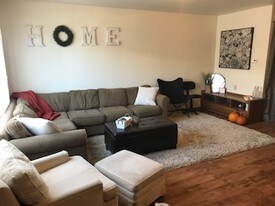 1115 W 22nd St, Unit 504