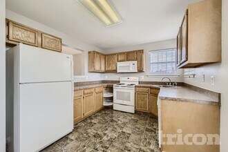 5125 Cals Ct in Brooklyn Park, MD - Foto de edificio - Building Photo