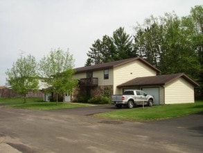 Two 4-Plexes & One Duplex in Medford, WI - Building Photo - Building Photo