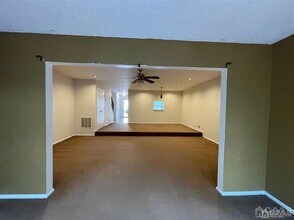 401 Hadleigh Ln in North Brunswick, NJ - Building Photo - Building Photo