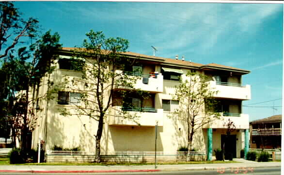 1101 E South St in Long Beach, CA - Building Photo