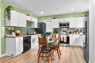 716 E 50 S, Unit Upper Level in Provo, UT - Foto de edificio - Building Photo