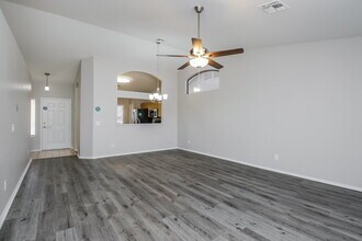 8711 N 112th Ave in Peoria, AZ - Building Photo - Building Photo