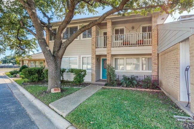 11127 Pinehurst Dr in Austin, TX - Building Photo - Building Photo