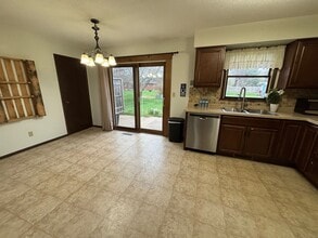 2540 Demorrow Cir in Stevensville, MI - Building Photo - Building Photo