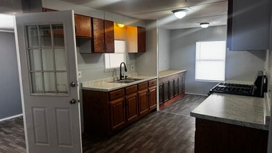 215 Francis Ave in Atwood, TN - Building Photo - Building Photo