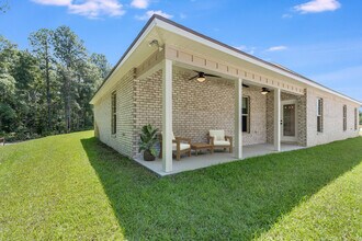77 Eclipse Lp in Freeport, FL - Building Photo - Building Photo