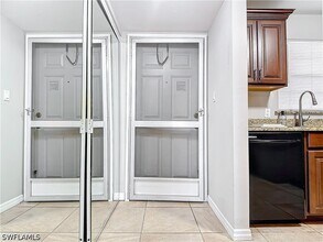 175 Turtle Lake Ct in Naples, FL - Building Photo - Building Photo