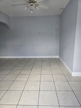 2620 NW 35th St in Miami, FL - Building Photo - Building Photo