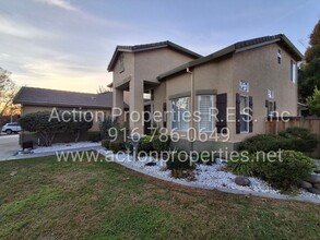 373 Caldarella Cir in Roseville, CA - Building Photo - Building Photo