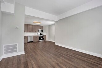3040 W Medill Ave in Chicago, IL - Building Photo - Building Photo