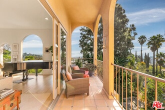 6203 Temple Hill Dr in Los Angeles, CA - Building Photo - Building Photo