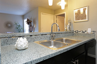 Current at the Grid in Arlington, TX - Foto de edificio - Interior Photo