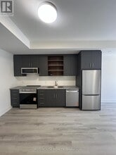 64 Everett Cmn in St Catharines, ON - Building Photo - Building Photo