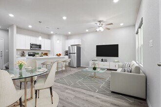 114 Sai Mnr in Shavano Park, TX - Building Photo - Building Photo