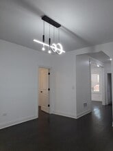8032 S Sangamon St in Chicago, IL - Building Photo - Building Photo