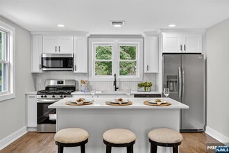 79 Harrison Ave in Waldwick, NJ - Building Photo - Building Photo
