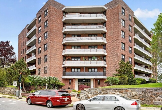 325 King St