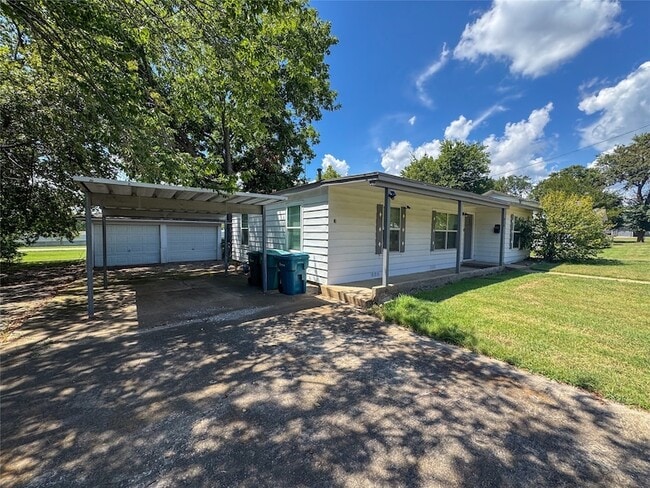 910 S Austin St in Sherman, TX - Building Photo - Building Photo