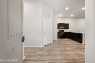 1626 133rd St, Unit B in Lubbock, TX - Building Photo - Building Photo